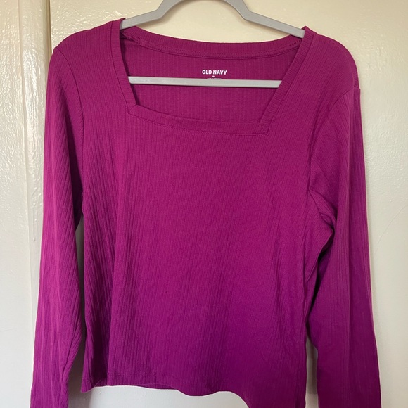 Old Navy Fitted Square-Neck Rib-Knit T-Shirt - Picture 3 of 4